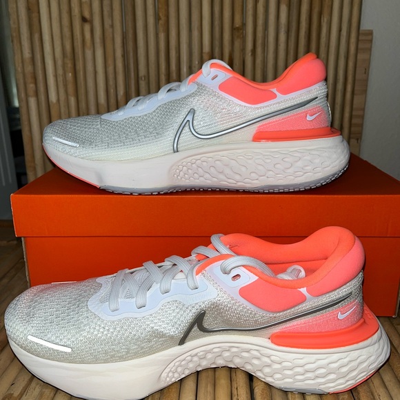 WOMENS ZOOMX INVINCIBLE RUN FK SKOE, W12 - Picture 8 of 13